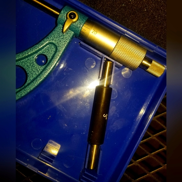 HFS Precision Outside Micrometer 3 - 4" Range, 0.0001" Accuracy in Box - Picture 2 of 6